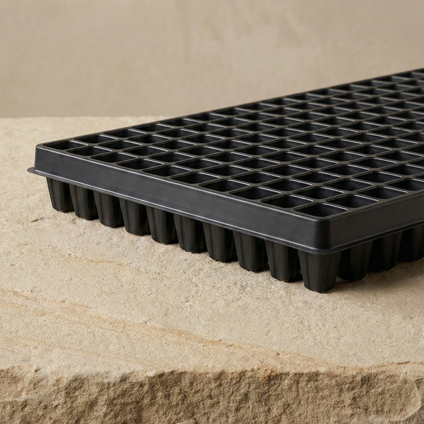 Pluggbrätte QuickPot - Fyrkantiga celler